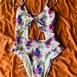 NWOT Dippin Daisy's one piece floral cut out swim suit, SMALL